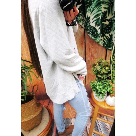 Cozy oversized embroidered quilted sweater 🍃 - Picture 4 of 6